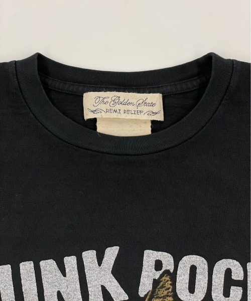 REMI RELIEF(レミレリーフ)の「REMI RELIEF(レミレリーフ) 別注天竺Tシャツ PUNK ROCK SHOW!ユニセックス 2023年春夏限定バージョン(Tシャツ/カットソー・メンズ・ブラック/オフホワイト・M/L/XL)」の3枚目の写真