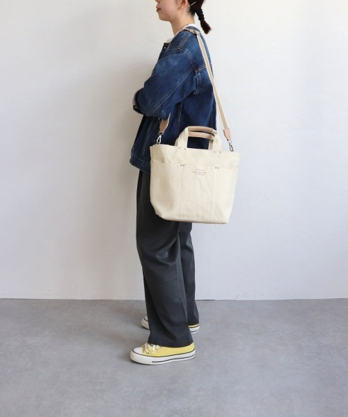 COLDE (コルデ)の「ラインテープ2wayトートバッグ(トートバッグ・レディース・カーキ/アイボリー/チャコールグレー/ベージュ・FREE)」の7枚目の写真