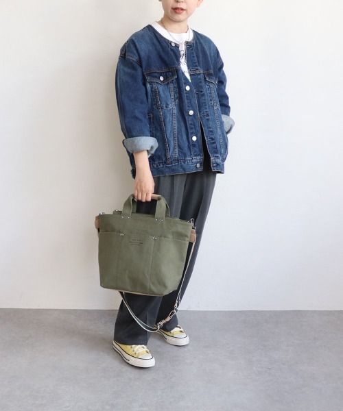 COLDE (コルデ)の「ラインテープ2wayトートバッグ(トートバッグ・レディース・カーキ/アイボリー/チャコールグレー/ベージュ・FREE)」の11枚目の写真