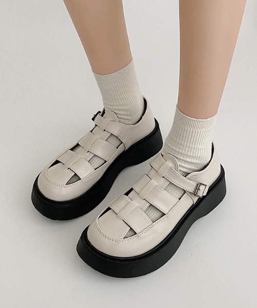 【韓国ファッション】厚底 プラットフォーム グルカサンダル Shoes in Closet（シューズインクローゼット）の「厚底