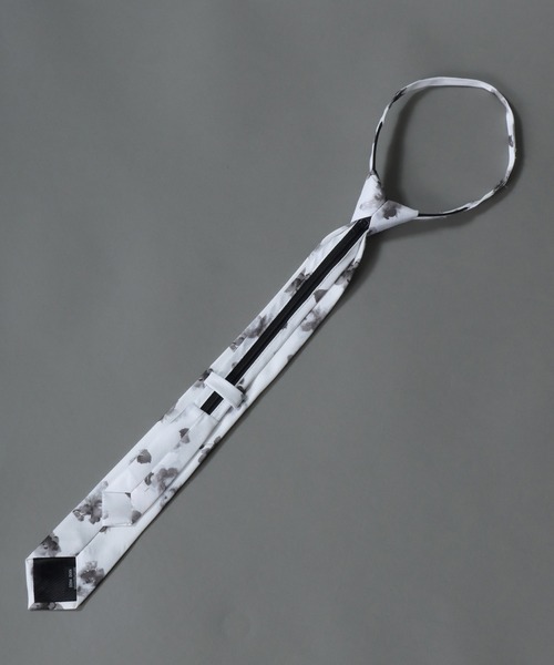 SITRY(シトリー)の「easy detachable tie/イージー デタッチャブル ネクタイ(ネクタイ・メンズ・ブラック/ブラック系その他/オフホワイト・FREE)」の5枚目の写真