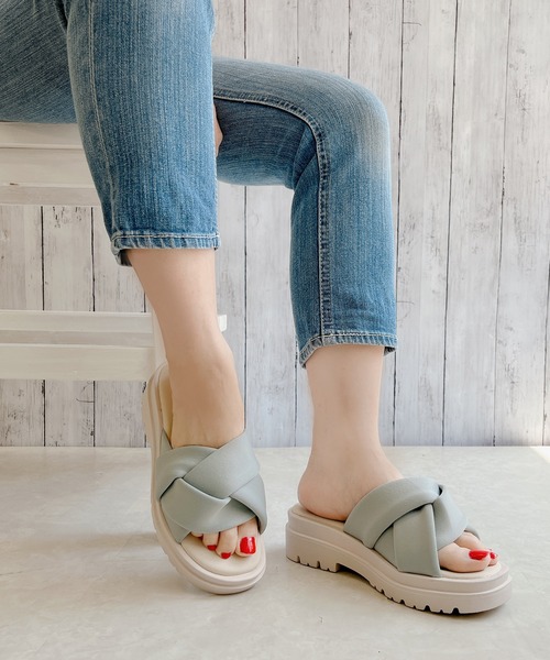 Noubel Voug Relax（ヌーベルヴォーグリラックス）の「厚底クッションスライドサンダル（サンダル・レディース・グリーン系その他/カーキ/ブラック・36/39/38/37）」の9枚目の写真