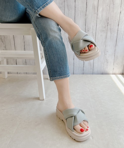 Noubel Voug Relax（ヌーベルヴォーグリラックス）の「厚底クッションスライドサンダル（サンダル・レディース・グリーン系その他/カーキ/ブラック・36/39/38/37）」の6枚目の写真