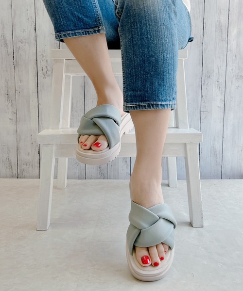 Noubel Voug Relax（ヌーベルヴォーグリラックス）の「厚底クッションスライドサンダル（サンダル・レディース・グリーン系その他/カーキ/ブラック・36/39/38/37）」の4枚目の写真