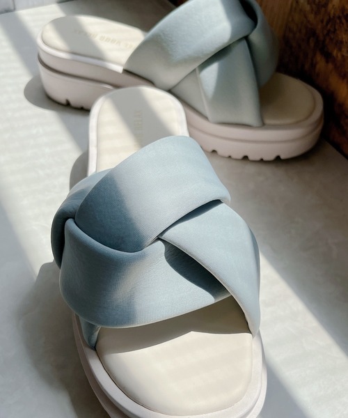 Noubel Voug Relax（ヌーベルヴォーグリラックス）の「厚底クッションスライドサンダル（サンダル・レディース・グリーン系その他/カーキ/ブラック・36/39/38/37）」の5枚目の写真