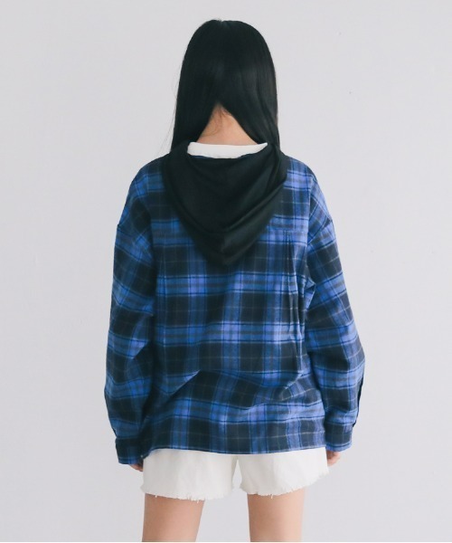 jeans-b（ジーンズベー）の「Jeans-b/ジーンズベー フード付きワイドシャツ（シャツ/ブラウス・キッズ・ブルー/オフホワイト・150cm/160cm/140cm/130cm）」の6枚目の写真