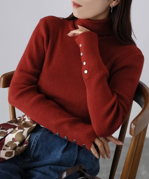 Riberry（リベリー）の「袖ボタンリブタートルニット（ニット/セーター・レディース・ブラック/ブルー/ライトグレー/イエロー/グリーン/オフホワイト/レッド/ブラウン/グリーン系1/レンガ/ホワイト×ブラック・FREE）」の21枚目の写真