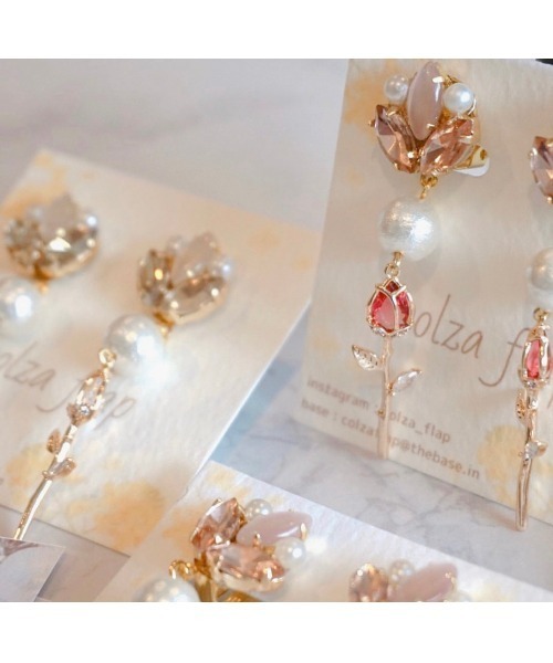 tone(トーン)の「【colzaflap】18kジルコニアチューリップ pierce(MA)(ピアス(両耳用)・レディース・ピンク/アイボリー・FREE)」の4枚目の写真