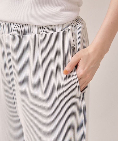 Jayro(ジャイロ)の「ストライププリーツイージーパンツ(その他パンツ・レディース・ベージュ/オフホワイト/ダークブラウン/グレー・M)」の20枚目の写真