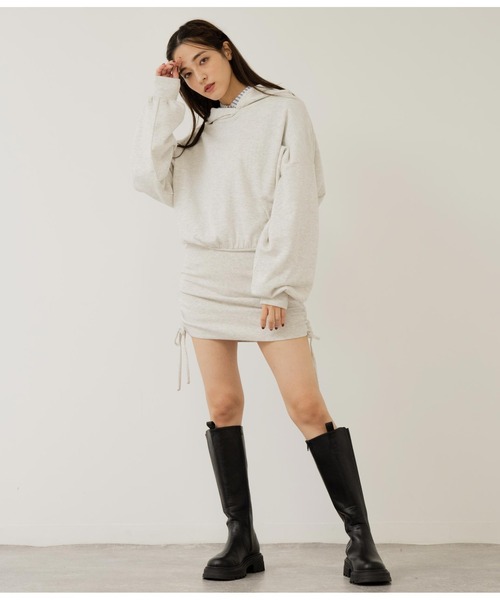 ANAP（アナップ）の「サイドギャザー裏毛パーカーワンピース（ワンピース・レディース・ブラック/オフホワイト/ライトグレー・FREE）」の19枚目の写真