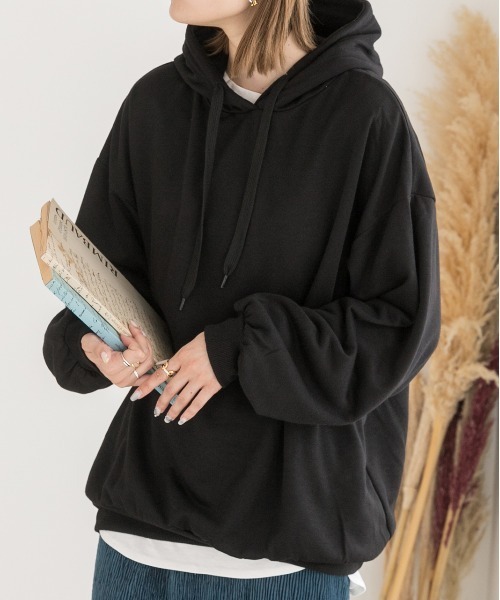 ad thie（アドティエ）の「オーバーシルエット ベーシック裏毛パーカー（パーカー・レディース・チャコール/ダークブラウン/モカ/ベージュ/ブラック/ピンク/ライトパープル/ライトグレー/アイボリー/パープル/ライトグリーン/カーキ/グレイッシュベージュ/オフホワイト・FREE）」の3枚目の写真