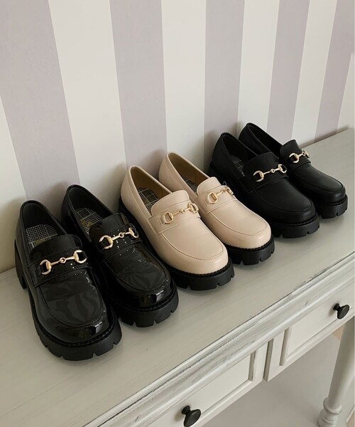 cs T&P(シーエスティーアンドピー)の「【抗菌・消臭】ビット付きローファーパンプス(パンプス・レディース・ブラック系5/アイボリー/ブラック系8/ダークブラウン/ダークブラウン系1・L/M/LL/S/XL)」の10枚目の写真