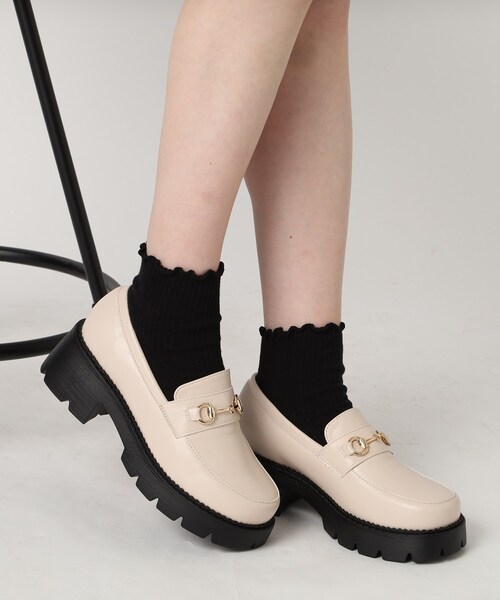 cs T&P(シーエスティーアンドピー)の「【抗菌・消臭】ビット付きローファーパンプス(パンプス・レディース・ブラック系5/アイボリー/ブラック系8/ダークブラウン/ダークブラウン系1・L/M/LL/S/XL)」の14枚目の写真