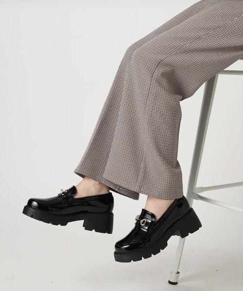 cs T&P(シーエスティーアンドピー)の「【抗菌・消臭】ビット付きローファーパンプス(パンプス・レディース・ブラック系5/アイボリー/ブラック系8/ダークブラウン/ダークブラウン系1・L/M/LL/S/XL)」の16枚目の写真