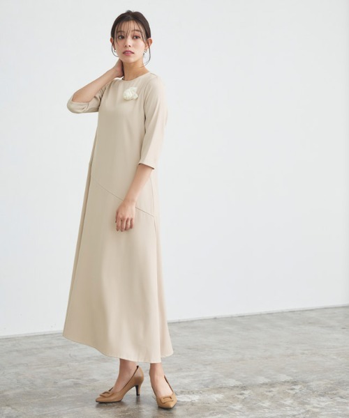 Pierrot(ピエロ)の「切替フレアワンピース(ワンピース・レディース・ライトベージュ/ブラック/ネイビー・PM/M/L)」の8枚目の写真