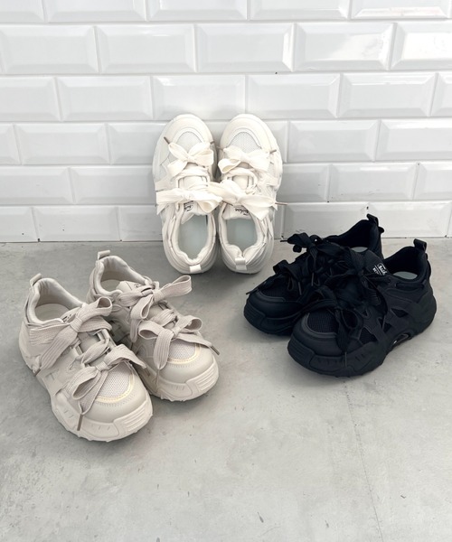 SOLLON.(ソルロン)の「ダブルリボンダッドソール厚底スニーカー(スニーカー・レディース・アイボリー/ブラック/ベージュ・23.5cm/24.5cm/22.5cm)」の4枚目の写真