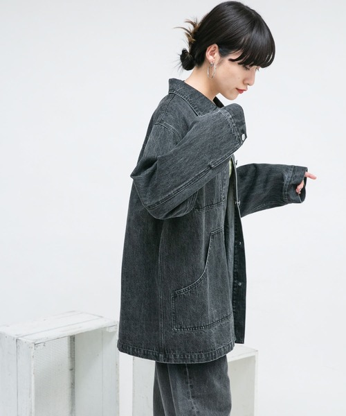 KBF（ケイビーエフ）の「デニムカバーオール（デニムジャケット・レディース・ブラック/ブルー・ONE）」の5枚目の写真
