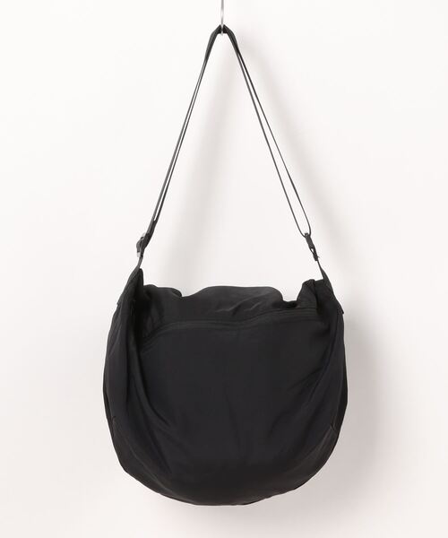 BEN DAVIS(ベンデイビス)の「《BEN DAVIS》NYLON DRAW STRING SHOULDER BAG(ショルダーバッグ・レディース・オフホワイト/ブラック/カーキ/ベージュ・FREE)」の7枚目の写真