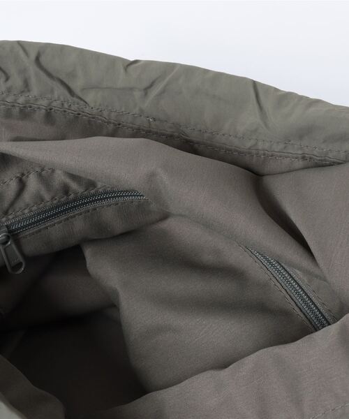 BEN DAVIS(ベンデイビス)の「《BEN DAVIS》NYLON DRAW STRING SHOULDER BAG(ショルダーバッグ・レディース・オフホワイト/ブラック/カーキ/ベージュ・FREE)」の10枚目の写真