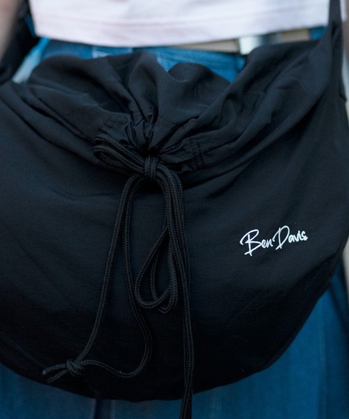 BEN DAVIS(ベンデイビス)の「《BEN DAVIS》NYLON DRAW STRING SHOULDER BAG(ショルダーバッグ・レディース・オフホワイト/ブラック/カーキ/ベージュ・FREE)」の6枚目の写真