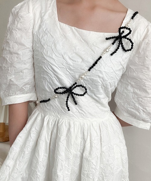 LAC-VERT（ラック・ヴェール）の「【スマホ対応】ビーズリボンストラップ（スマホグッズ・レディース・ブラック・FREE）」の5枚目の写真