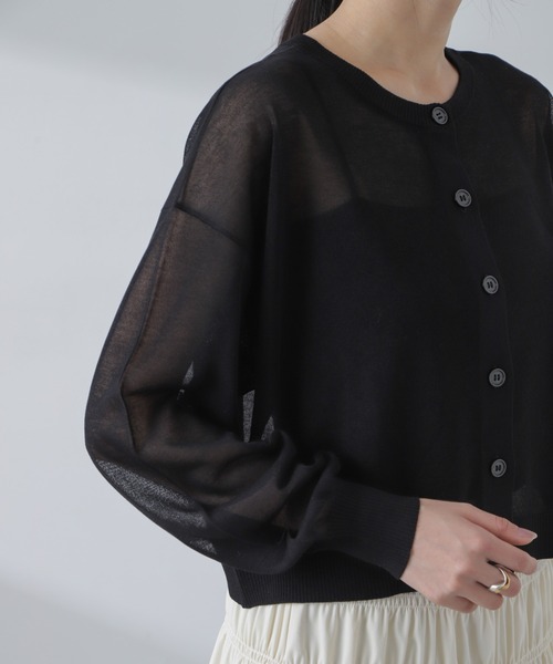 NANO universe（ナノユニバース）の「クロップドシアーニットカーディガン（カーディガン/ボレロ・レディース・ブラック/ホワイト/ピンク・FREE）」の7枚目の写真