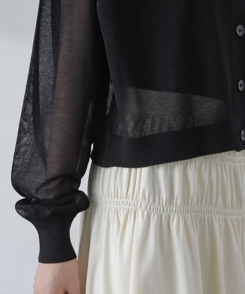 NANO universe（ナノユニバース）の「クロップドシアーニットカーディガン（カーディガン/ボレロ・レディース・ブラック/ホワイト/ピンク・FREE）」の8枚目の写真