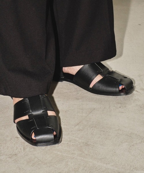 TODAYFUL（トゥデイフル）の「TODAYFUL Leather Gurkha Sandals