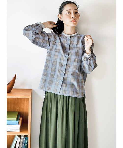 and myera(アンド マイラ)の「and myera クレリックなチェックブラウス(シャツ/ブラウス・レディース・ブルー系その他・X-LARGE/LARGE/MEDIUM/SMALL)」の2枚目の写真