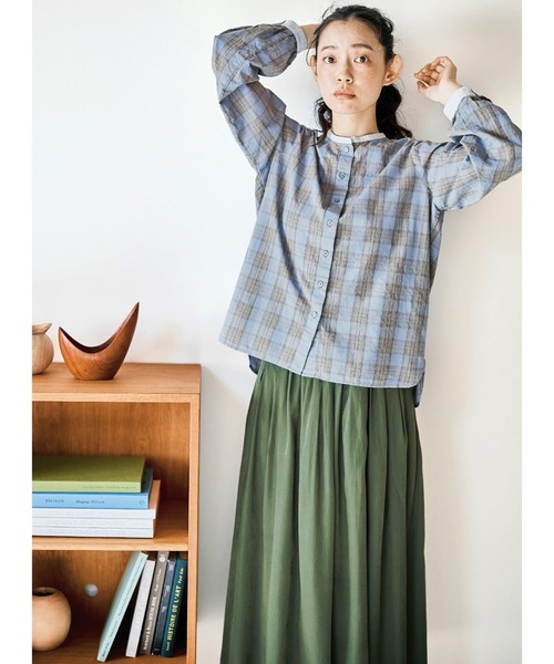 and myera(アンド マイラ)の「and myera クレリックなチェックブラウス(シャツ/ブラウス・レディース・ブルー系その他・X-LARGE/LARGE/MEDIUM/SMALL)」の3枚目の写真