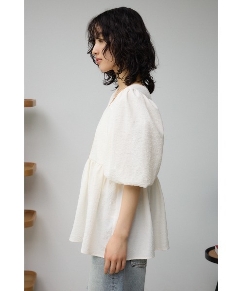 AZUL by moussy(アズールバイマウジー)の「フクレジャガードペプラムブラウス(Tシャツ/カットソー・レディース・アイボリー/ブラック・SMALL/MEDIUM)」の8枚目の写真