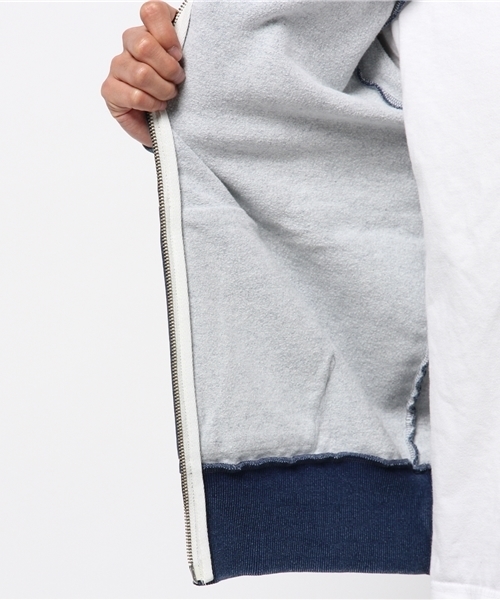 GLOSTER（グロスター）の「INDIGO裏毛パーカー（パーカー・メンズ・インディゴブルー・MEDIUM/LARGE）」の3枚目の写真