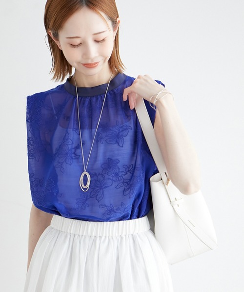 ROPE' PICNIC(ロペピクニック)の「フラワージャガードシアーブラウス(シャツ/ブラウス・レディース・キナリ/ブルー/ブラック・38)」の18枚目の写真