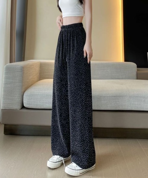 Diosfront（ディオスフロント）の「ラインストーンストレートセミワイドパンツ（その他パンツ・レディース・グレー/ブラック・FREE）」の6枚目の写真