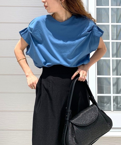 Q（キュー）の「ドライタッチコットン袖タックTシャツ（Tシャツ/カットソー・レディース・ブラック/ブルー/ホワイト・MEDIUM）」の4枚目の写真