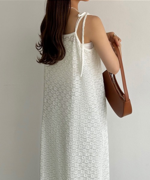 callautia（カラウティア）の「レイヤードフラワーレースキャミ