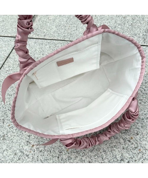LA BAGAGERIE（ラバガジェリー）の「【インスタグラマー Chiyoさん×LA BAGAGERIE】ギャザーリボンハンドルトート（トートバッグ・レディース・ブラック/パープル/ピンクベージュ・FREE）」の12枚目の写真