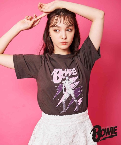 31 Sons de mode(トランテアン ソン ドゥ モード)の「【DAVID BOWIE】サンダーロゴTシャツ(Tシャツ/カットソー・レディース・オフホワイト/チャコールグレー・36/フリー)」の2枚目の写真