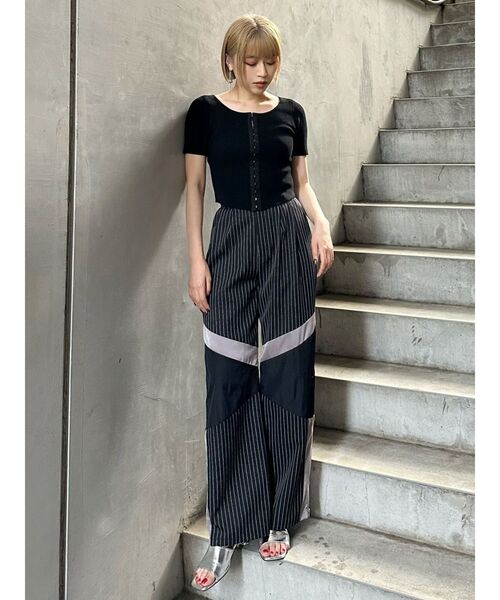 MURUA（ムルーア）の「ホックデザインハーフスリーブニット（ニット/セーター・レディース・ホワイト/レッド/ブラック・FREE）」の19枚目の写真