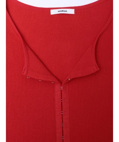 MURUA（ムルーア）の「ホックデザインハーフスリーブニット（ニット/セーター・レディース・ホワイト/レッド/ブラック・FREE）」の6枚目の写真