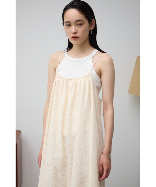 AZUL by moussy（アズールバイマウジー）の「レースホルターネックキャミワンピース（ワンピース・レディース・ダークブラウン/ブラック/アイボリー・FREE）」の4枚目の写真