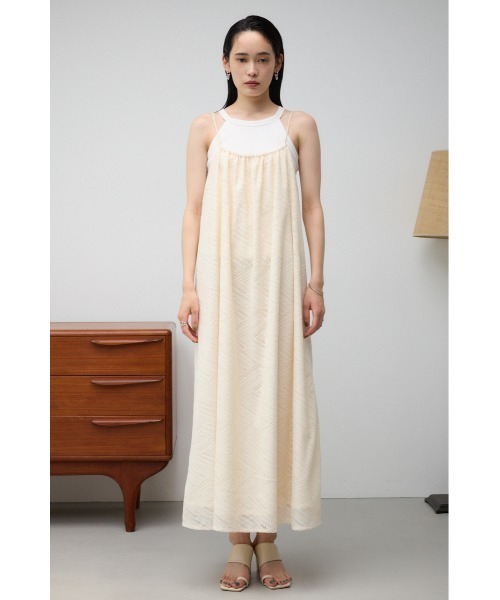 AZUL by moussy（アズールバイマウジー）の「レースホルターネックキャミワンピース（ワンピース・レディース・ダークブラウン/ブラック/アイボリー・FREE）」の6枚目の写真