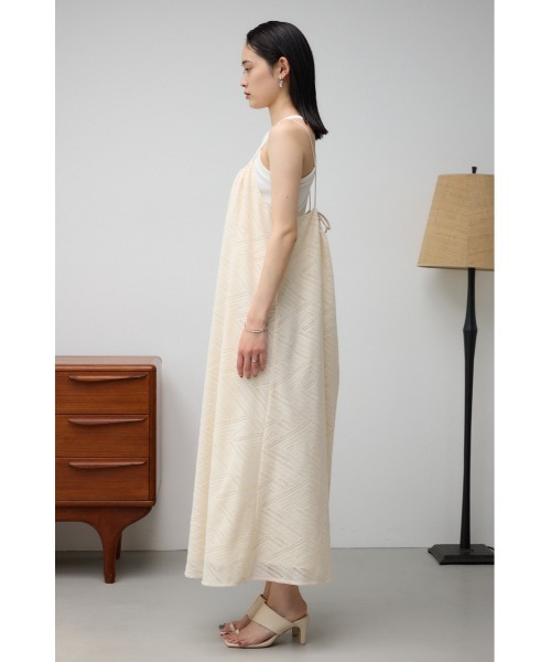 AZUL by moussy（アズールバイマウジー）の「レースホルターネックキャミワンピース（ワンピース・レディース・ダークブラウン/ブラック/アイボリー・FREE）」の7枚目の写真