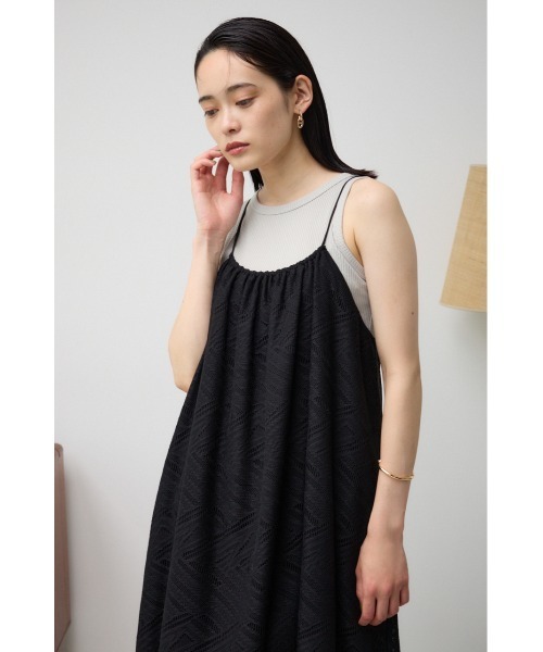 AZUL by moussy（アズールバイマウジー）の「レースホルターネックキャミワンピース（ワンピース・レディース・ダークブラウン/ブラック/アイボリー・FREE）」の14枚目の写真