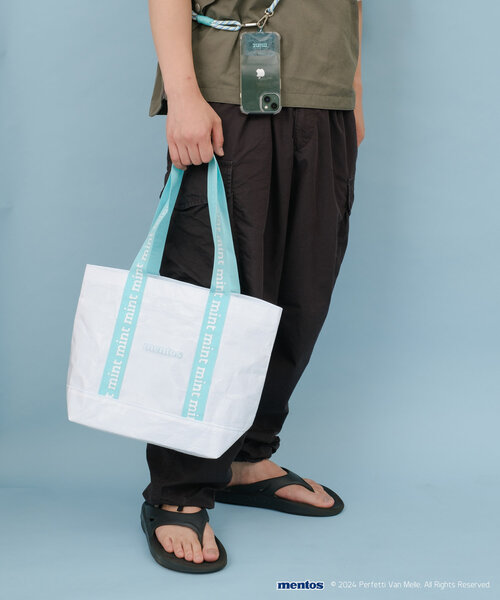 BIRTHDAY BAR（バースデイバー）の「【mentos　メントス】レジャートートバッグ（トートバッグ・レディース・パープル/ブルー・0）」の18枚目の写真