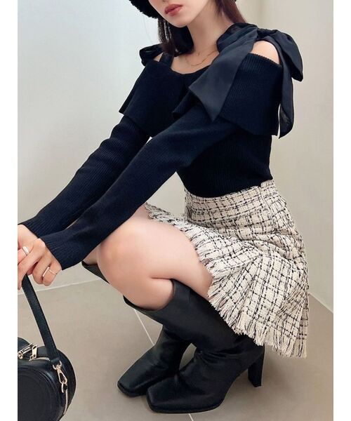 RESEXXY（リゼクシー）の「ボリュームリボンニットトップス（ニット/セーター・レディース・アイボリー/ブラック/チャコールグレー・FREE）」の3枚目の写真