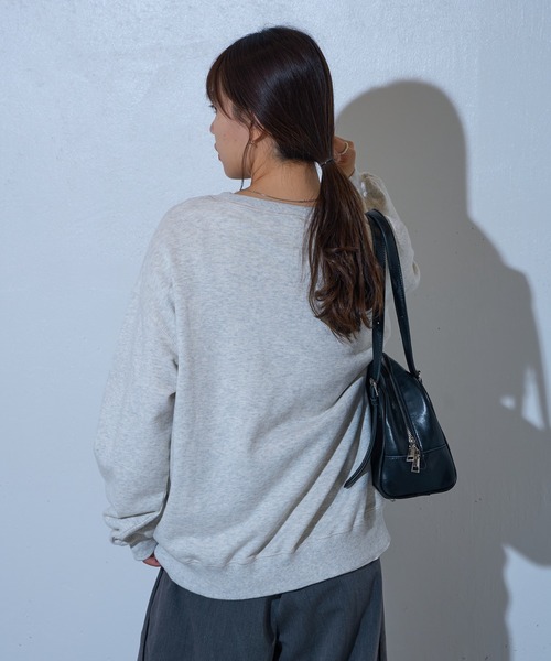 COLONY 2139（コロニートゥーワンスリーナイン）の「製品染め裏毛プルオーバー（スウェット・レディース・チャコールグレー/ベージュ/ネイビー/ライトグレー・FREE）」の15枚目の写真