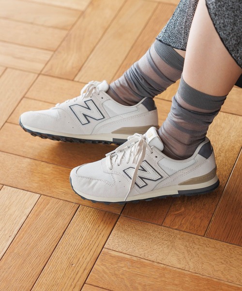 studio CLIP(スタディオクリップ)の「New Balance WL996(スニーカー・レディース・オフホワイト/グレー・SMALL/MEDIUM/LARGE/X-LARGE)」の3枚目の写真
