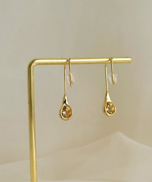sowang(ソワン)の「ドロップ ナローピアス-drop narrow pierce-(ピアス(両耳用)・レディース・シルバー/ゴールド・FREE)」の6枚目の写真