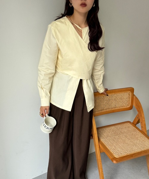 efill(エフィル)の「ウエスト 切り替え ブラウス シャツ(シャツ/ブラウス・レディース・ベージュ・FREE)」の7枚目の写真